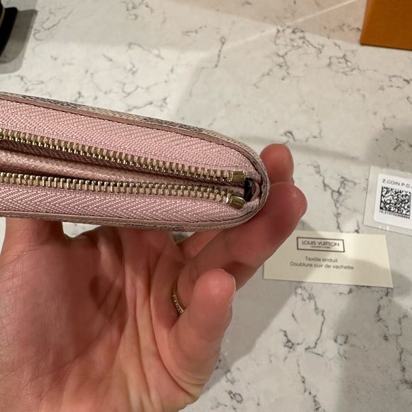 LV Zippy Coin Purse Padlock - Picture 7 of 16